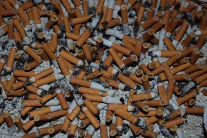 cigarettes-991227_1920
